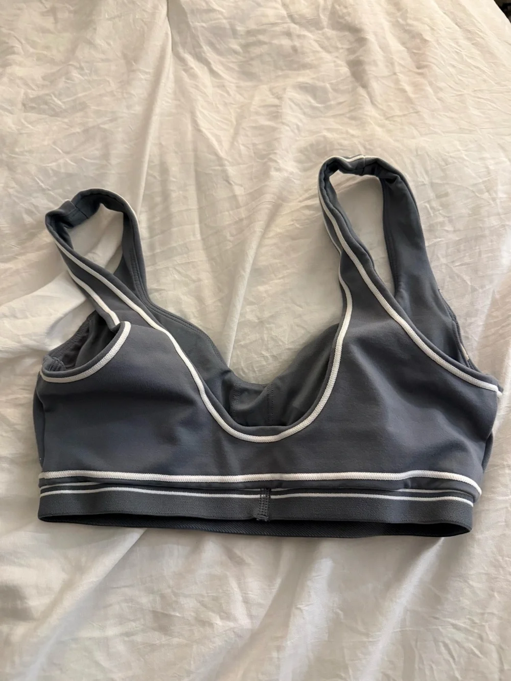 ALO Yoga Charcoal Heart Throb Bra